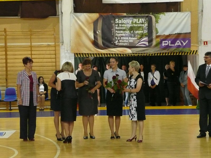 P1070704.JPG - powitanie nowych nauczycieli